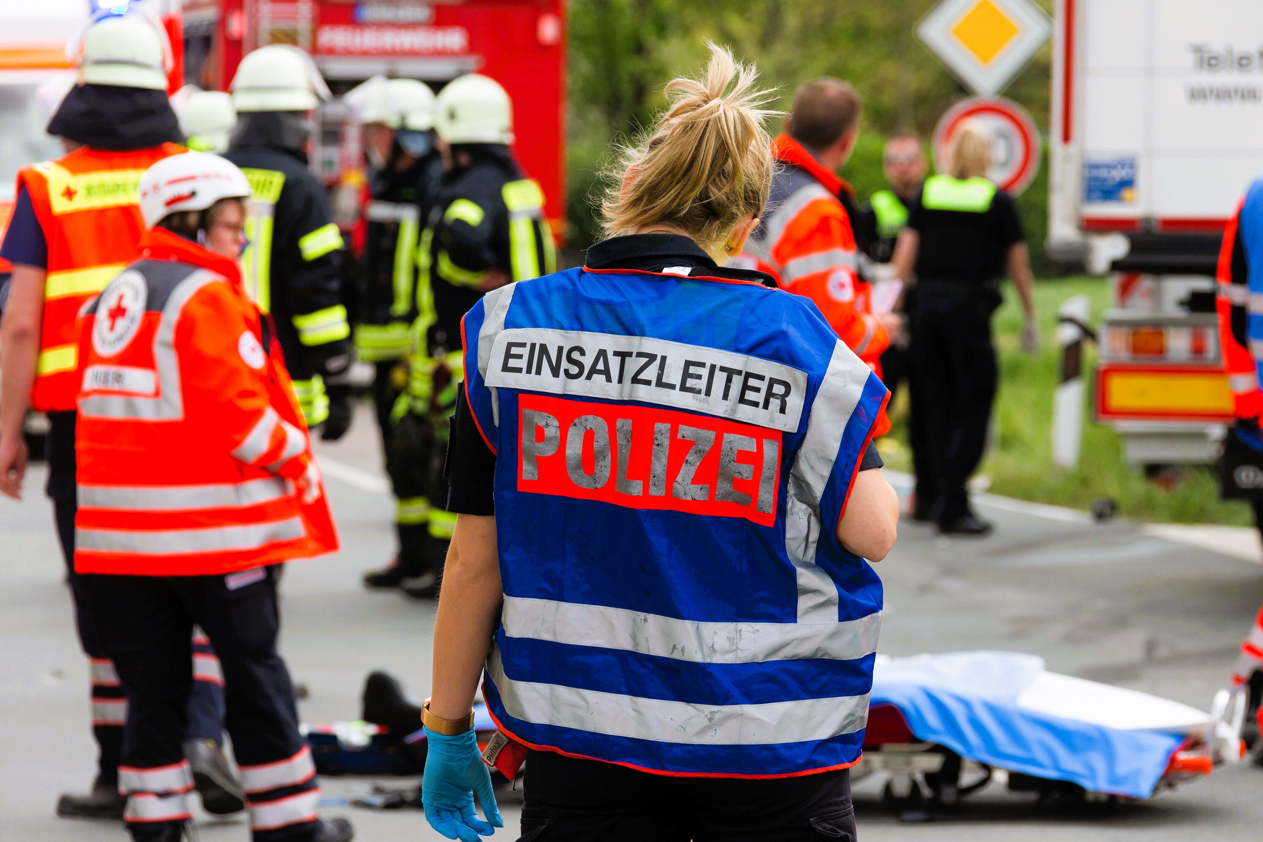 2 Tote! Schrecklicher Unfall! Frontalcrash bei Überholvorgang - 2 Menschen tödlich verletzt
