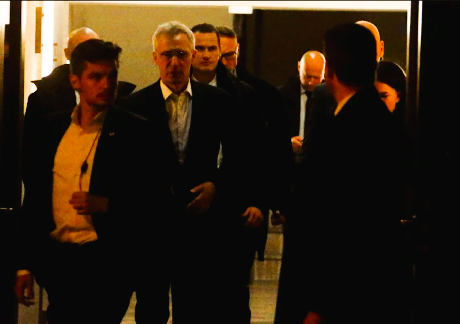 Baerbock bei Geheimtreffen mit NATO-Chef Stoltenberg entdeckt - was steckt dahinter?